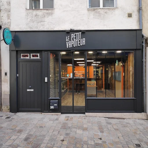 LE PETIT VAPOTEUR - ORLÉANS (45) - Photo de la boutique