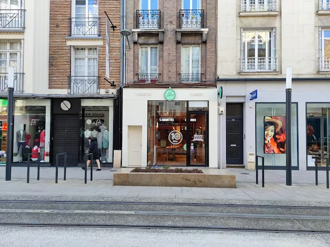 LE PETIT VAPOTEUR - REIMS (51) - Photo de la boutique