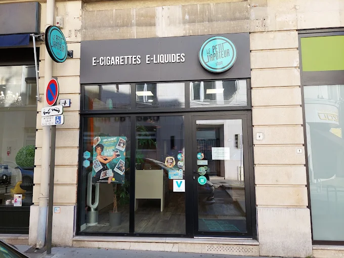 LE PETIT VAPOTEUR - AMIENS (80) - Photo de la boutique