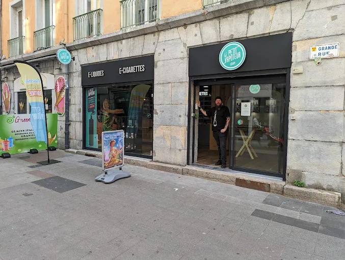 LE PETIT VAPOTEUR - GRENOBLE (38) - Photo de la boutique