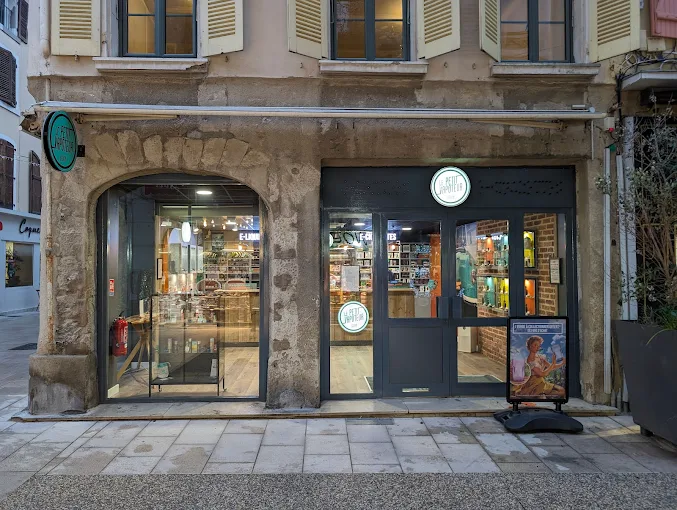 LE PETIT VAPOTEUR - VALENCE (26) - Photo de la boutique