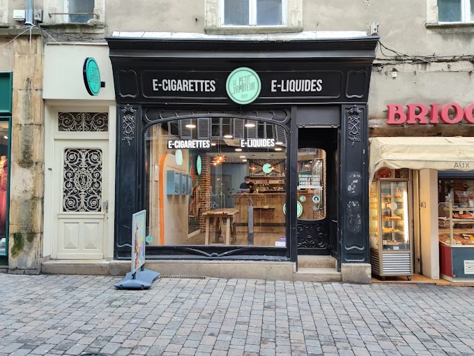 LE PETIT VAPOTEUR - METZ (57) - Photo de la boutique