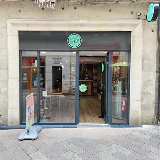 LE PETIT VAPOTEUR - POITIERS (86) - Photo de la boutique