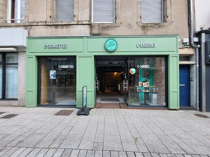 LE PETIT VAPOTEUR - PONTIVY (56) - Photo de la boutique