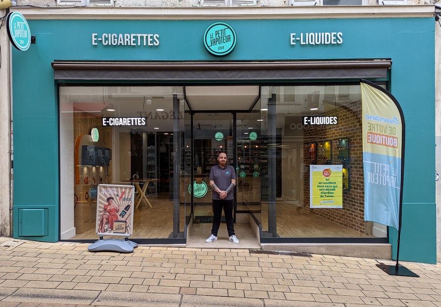 LE PETIT VAPOTEUR - ANGOULÊME (16) - Photo de la boutique