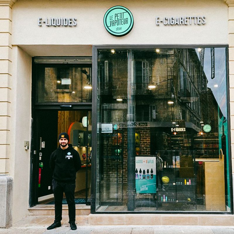 LE PETIT VAPOTEUR - AVIGNON (84) - Photo de la boutique