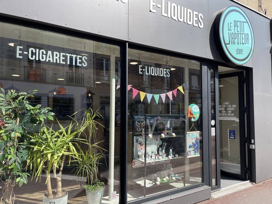 LE PETIT VAPOTEUR - GRANVILLE (50) - Photo de la boutique