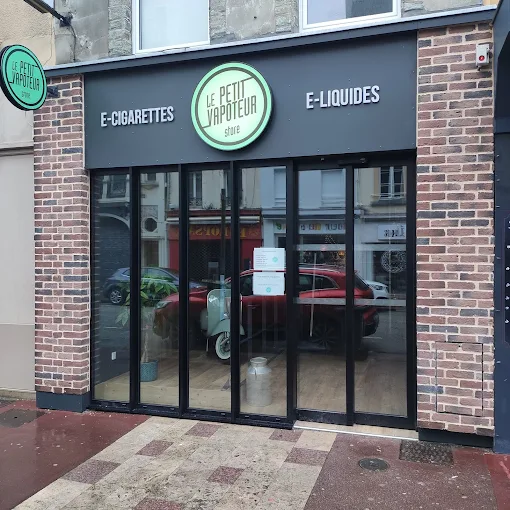 LE PETIT VAPOTEUR - CHERBOURG-EN-COTENTIN (50) - Photo de la boutique