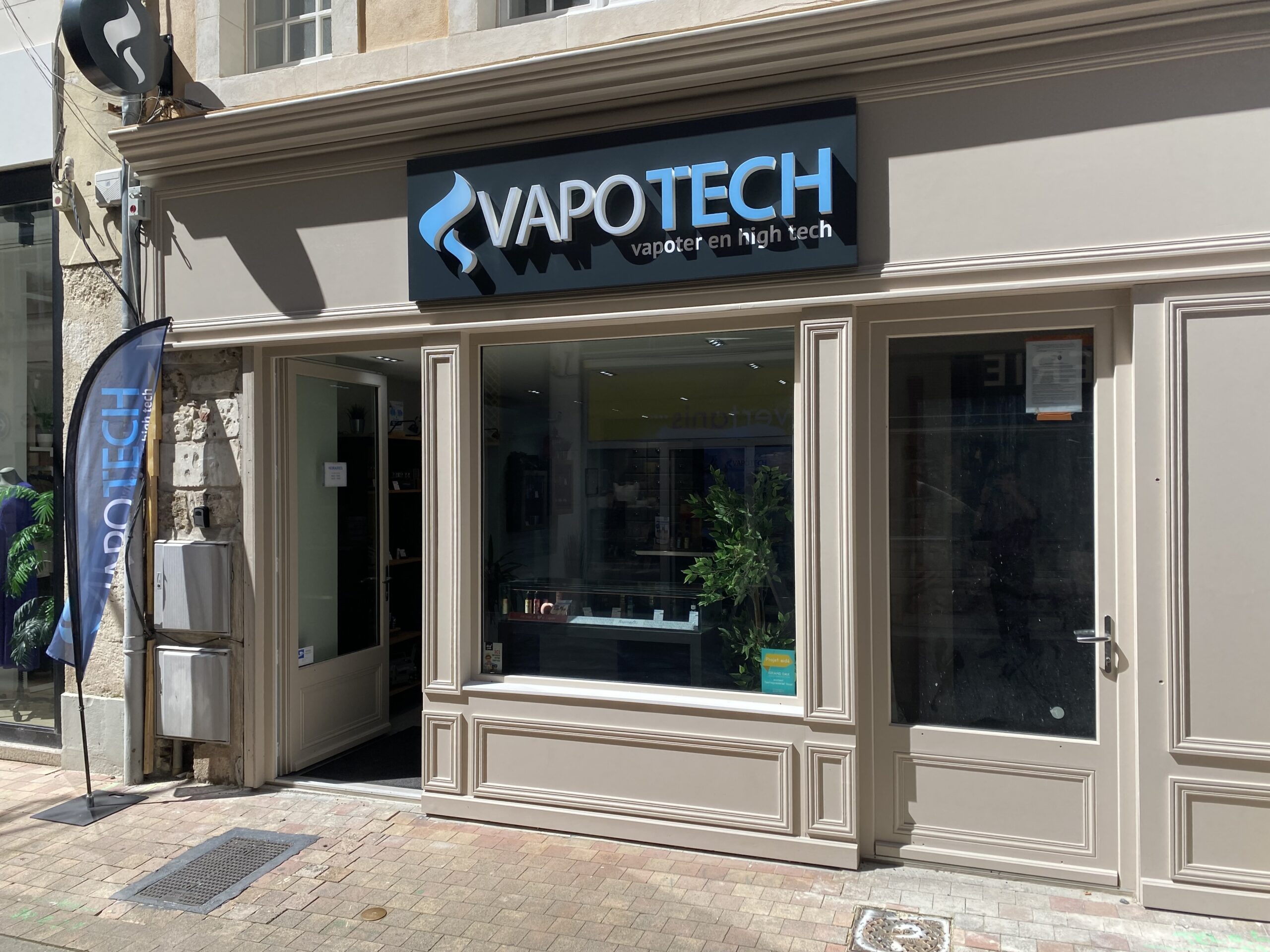 Image 3 de VAPOTECH - DAX (40)