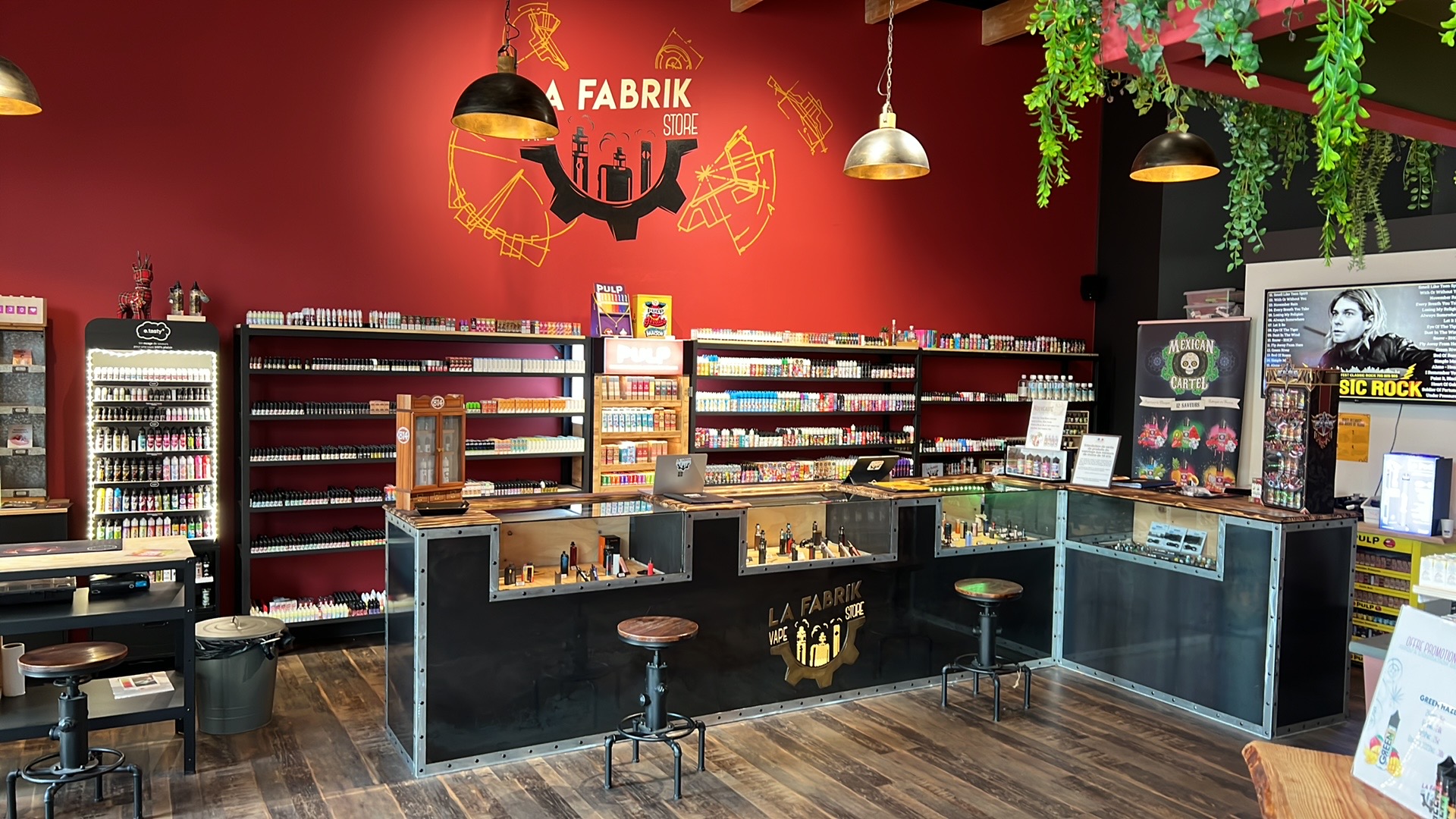 Image 1 de LA FABRIK - VAPE STORE - CARHAIX (29)