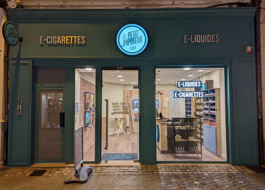 LE PETIT VAPOTEUR - NIORT (79) - Photo de la boutique