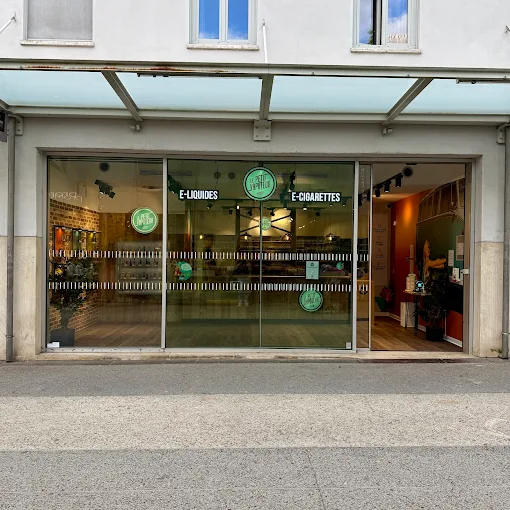 LE PETIT VAPOTEUR - MONTREUIL (93) - Photo de la boutique