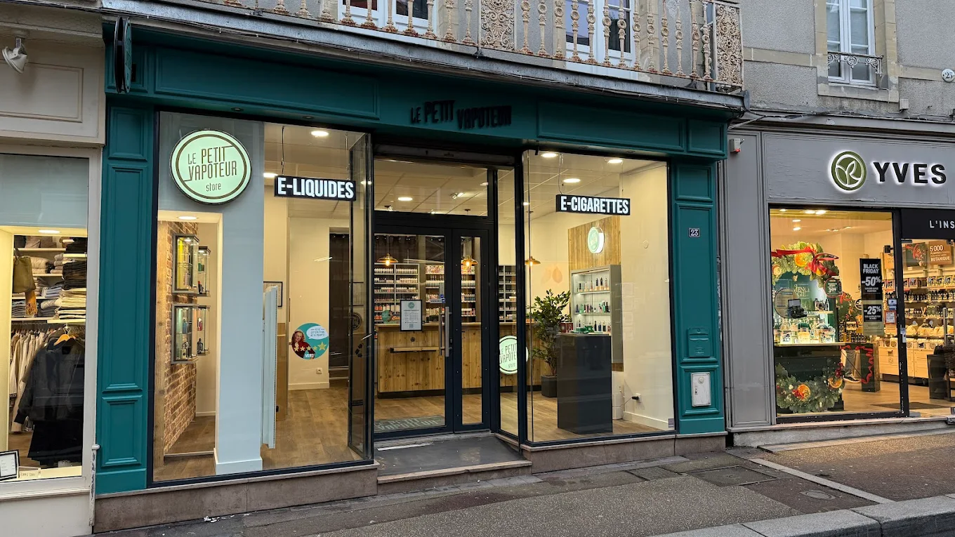 LE PETIT VAPOTEUR BAYEUX - Photo de la boutique